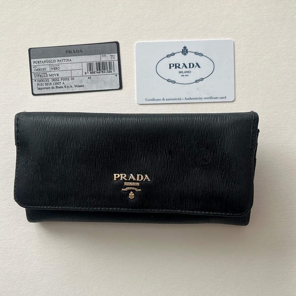 Authentic Prada Black Leather Wallet in Good Condition